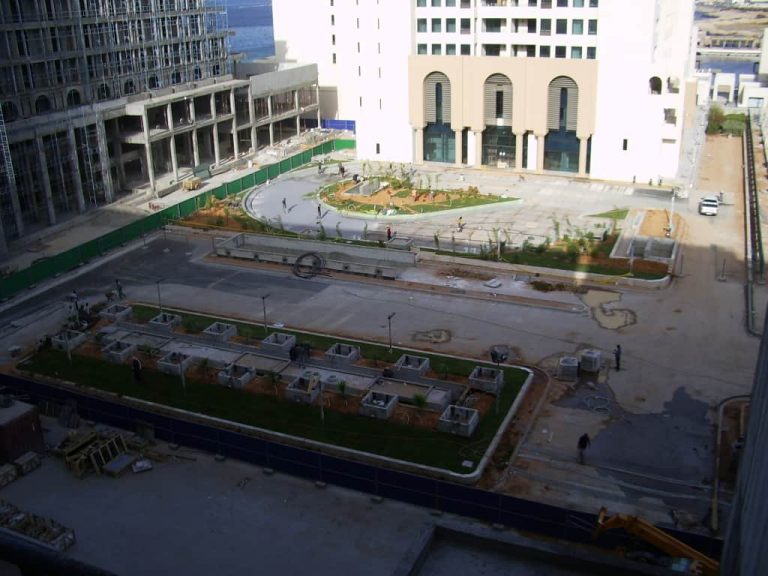 Four Point by Sheraton Tripoli Fachada y aparcamientos